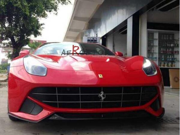 F12 BERLINETTA REVOZPORTǰ